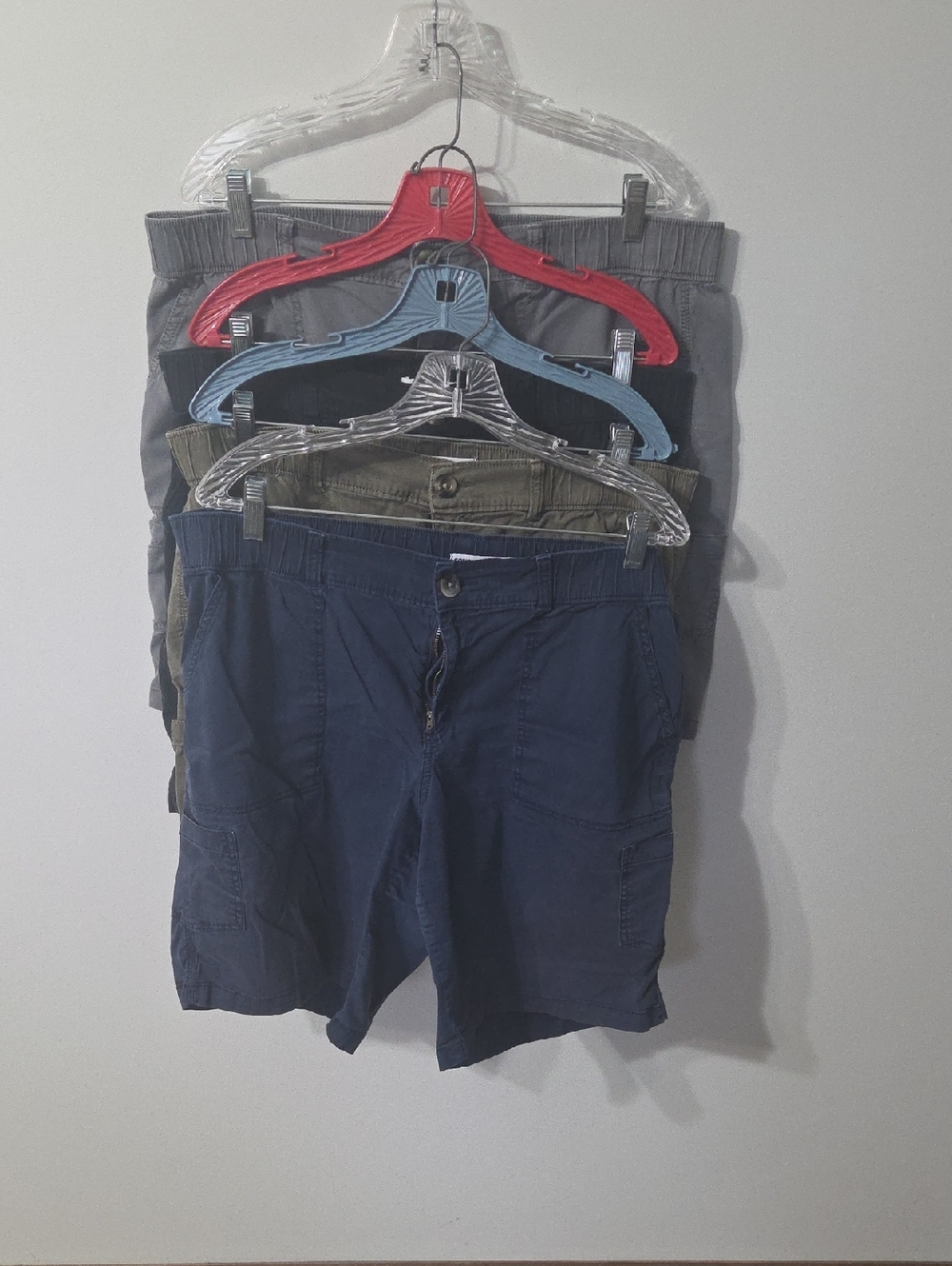 SOLD Women's Casual Cargo Shorts (4)